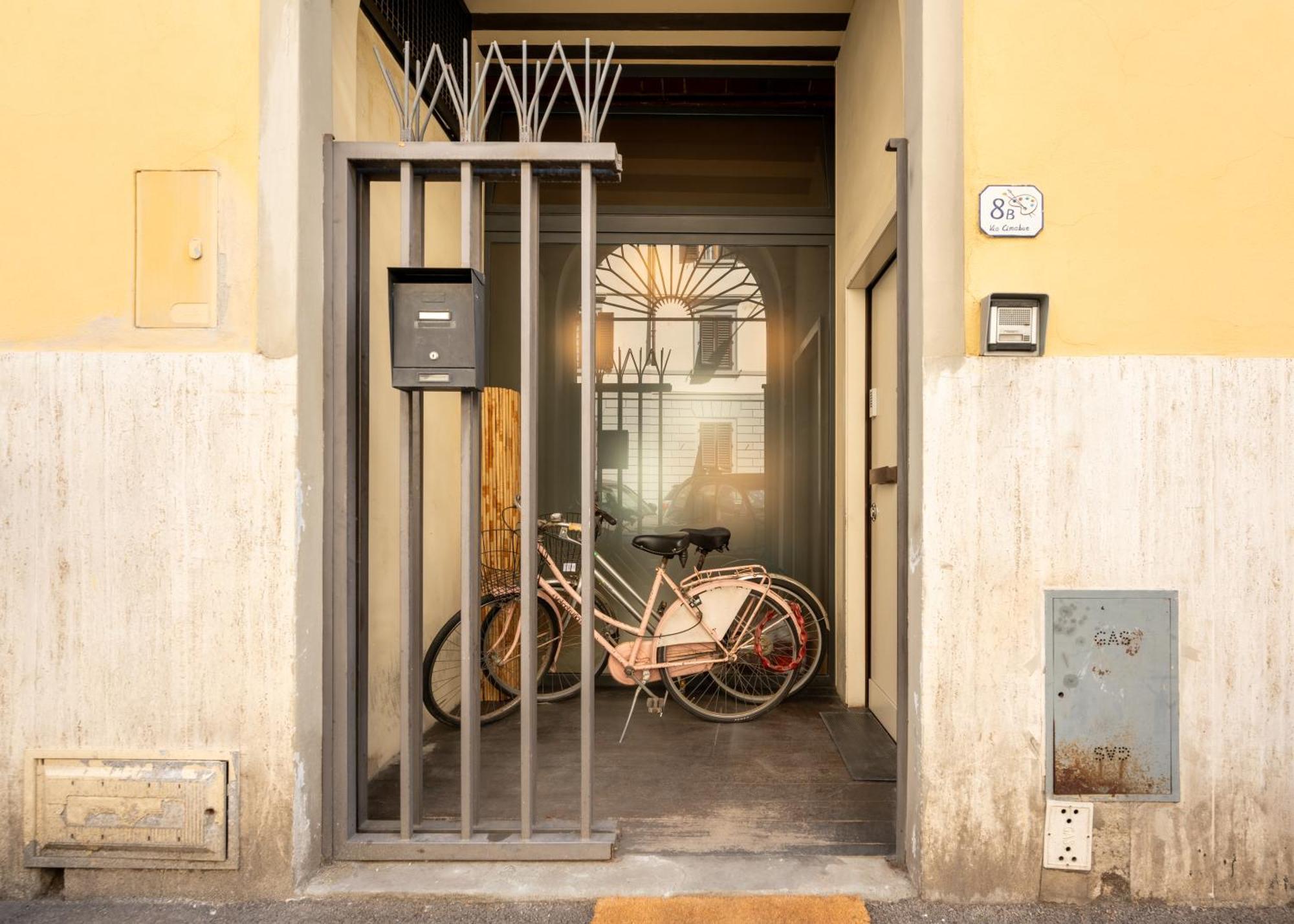 Via Cimabue 8B - Florence Charming Apartments - Metropolitan Loft In Florence - 20 Minute Walk To City Center - Excellent Base For Exploring - Less Than 5 Minute Walk To The Supermarket - Amazing Bakery On The Corner Dış mekan fotoğraf